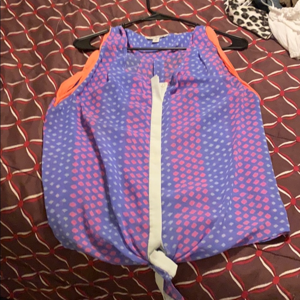 Bright tank top!
